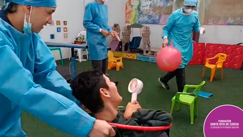 El teatro como herramienta para fortalecer el cepillado de los niños